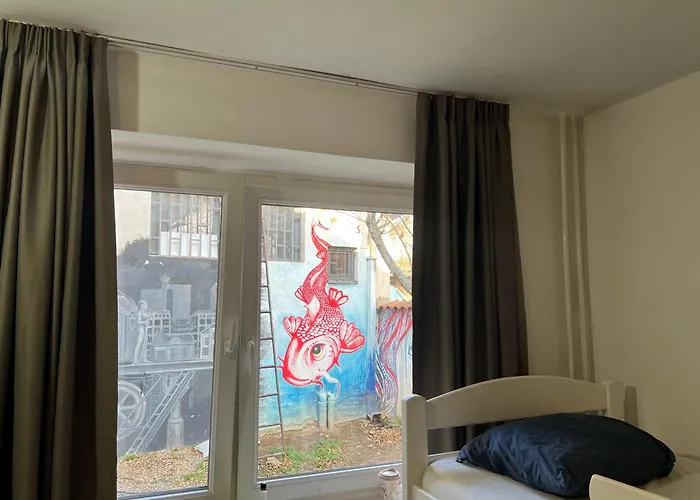 Hostel Fair And Square